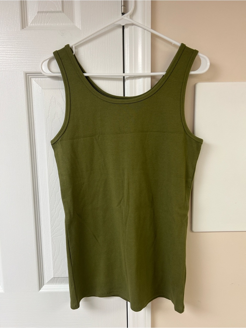 Duluth Trading Co No Yank Ribbed Green Tank Top